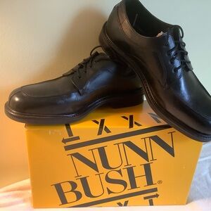 Nunn Bush Men's Classic Black leather Oxfords
11M